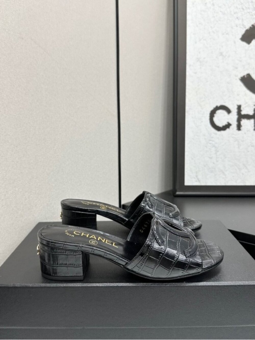 CHANEL Sandals